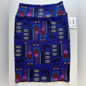 LuLaRoe Cassie 
Size: S (6-8)
Color: Royal blue background